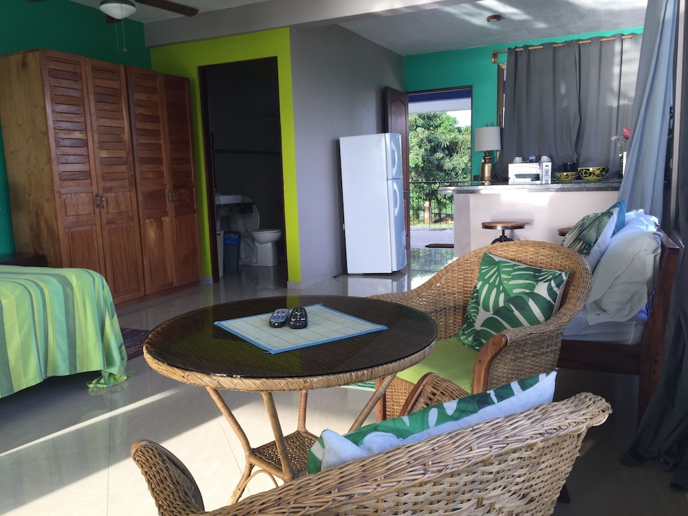 BlueBay Bugenvil Lake Lodge