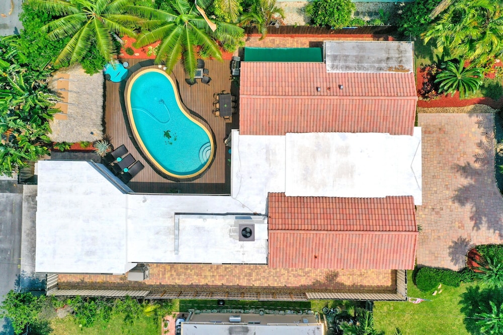 4BD House with Private Heated Pool view 4