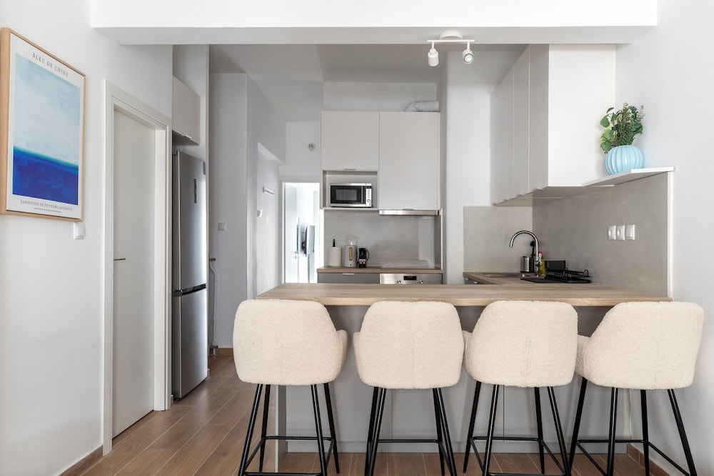 Les Nuances de Blue 1-BR Apt in Athens