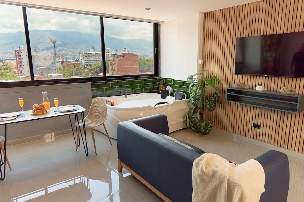 Cozy Aparta-suite Stadio Jacuzzi Rosa Negra