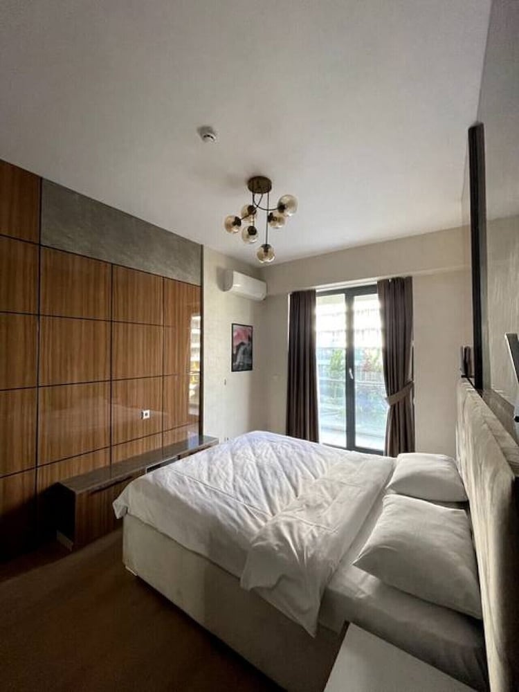 Brand-new 3 1 Apartment w Terrace Near Mall of IST
