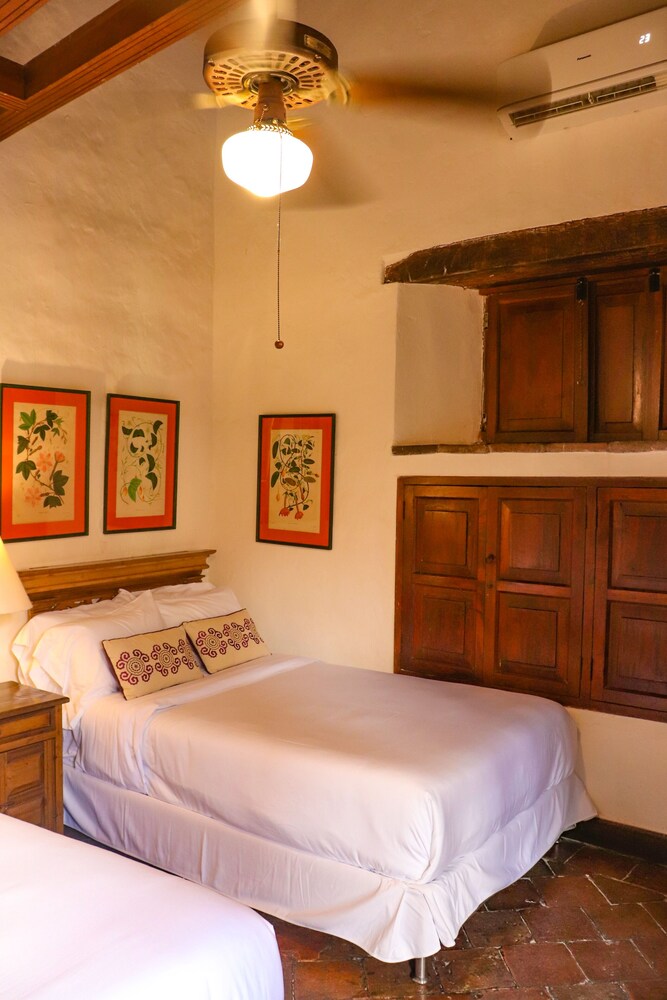 4cb4-1 Old Colonial House In the Historic Center With Pool Breakfast and Wifi