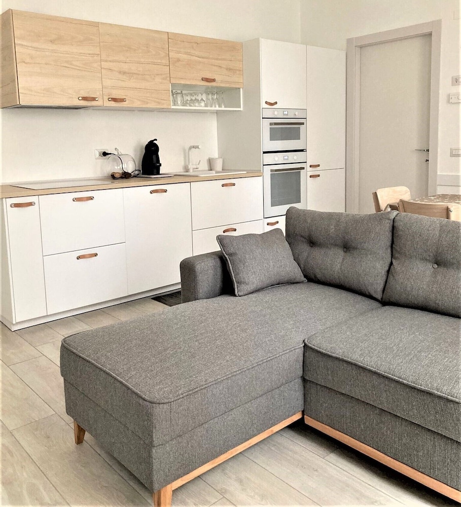 Bright Apartment in via Zurigo 3