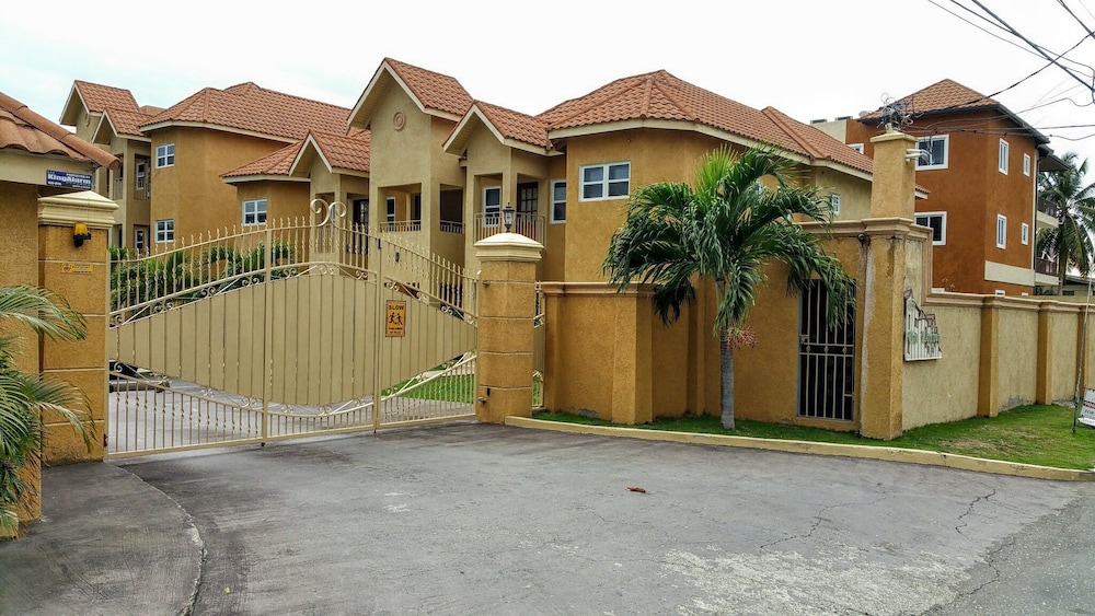 Hotel Modern London Decor Guest Apartments - Image 1