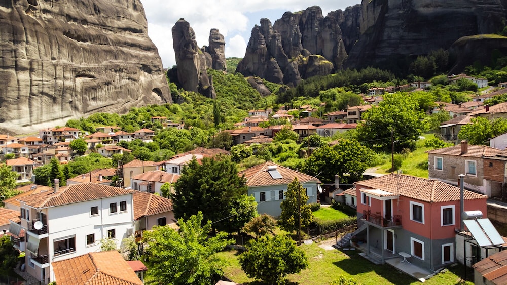 Fani's House Under Meteora view 5