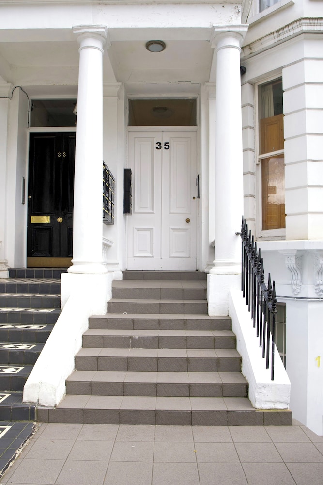 Imperial Earls Court Apartments