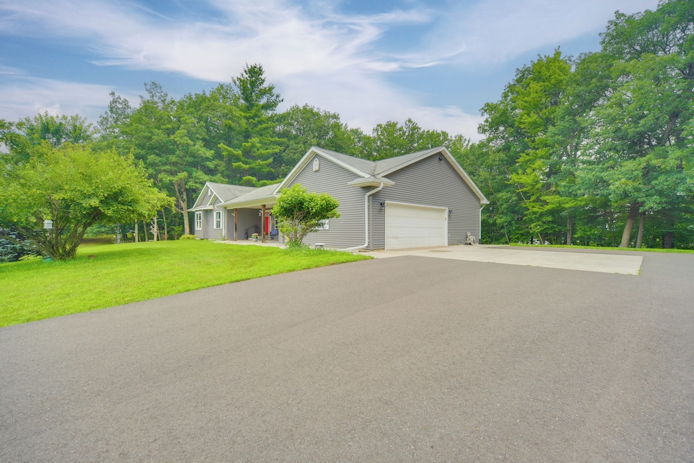 Swim Dock & Game Room: Lakefront Home in Siren!