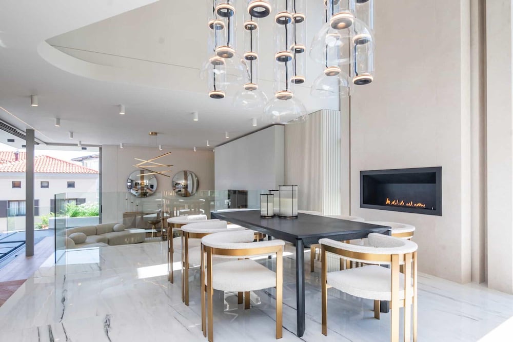 Grand Camps Bay 5bed w Views Pool Gym Villa Serena