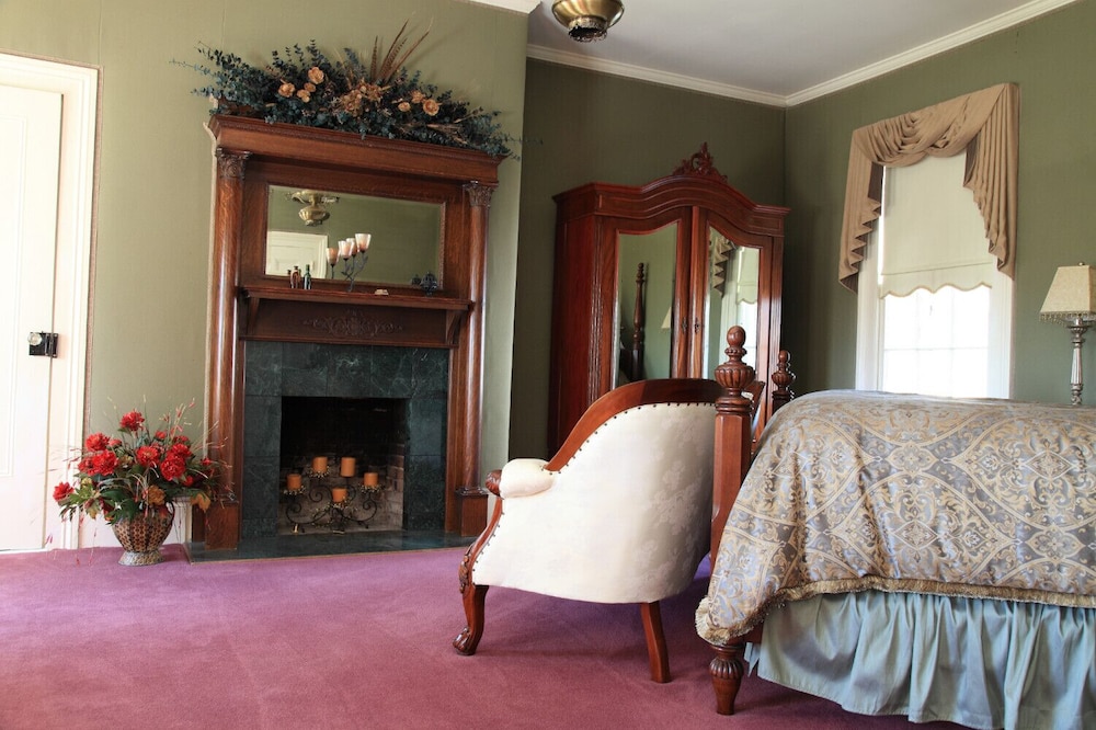 Bybee's Historic Inn