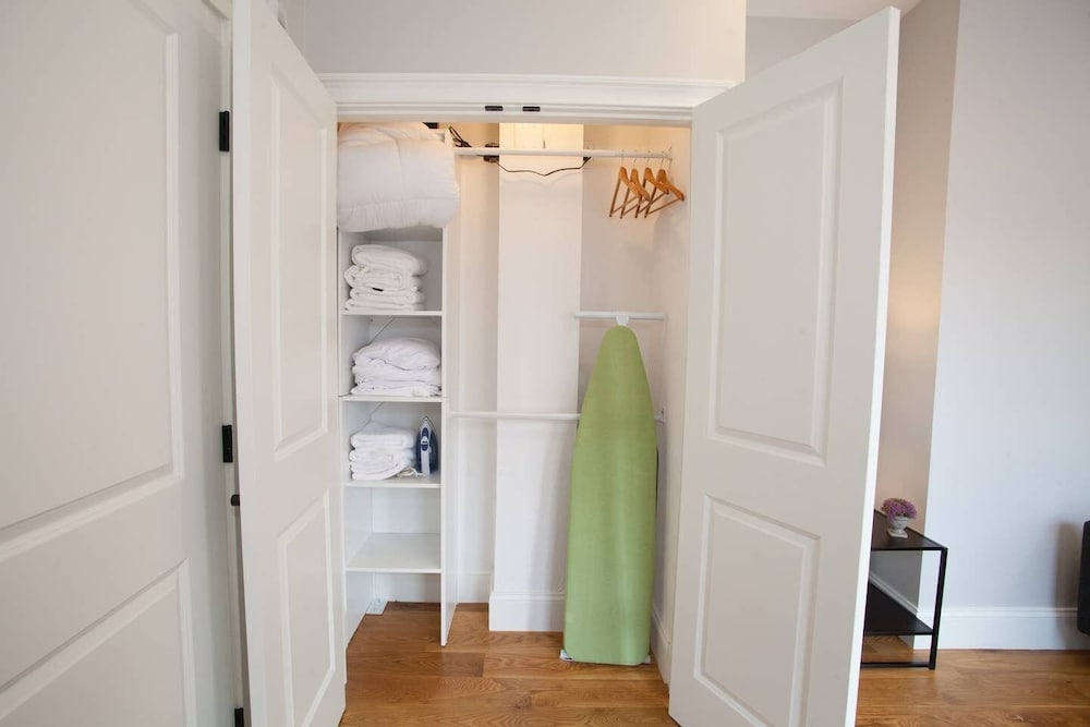 Downtown Boston 4bed 2 Full Bath Condo North End photo 4