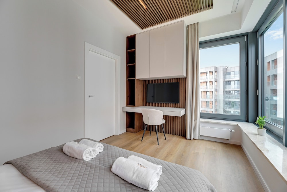 Brabank Riverside & Parking by Downtown Apartments