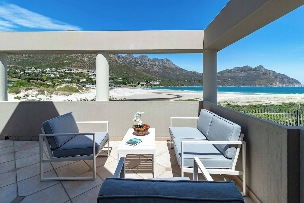 Beachfront Villa, Beach Club, Houtbay