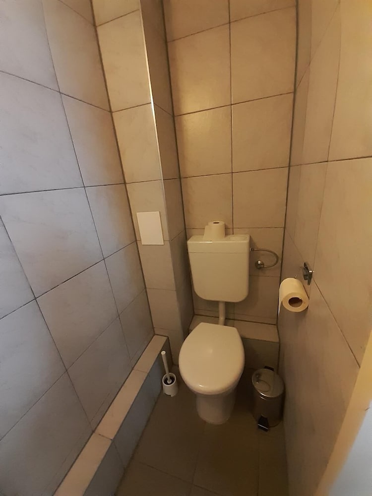 2-Rent Group Hostel Rooms&Apartments TUB19A