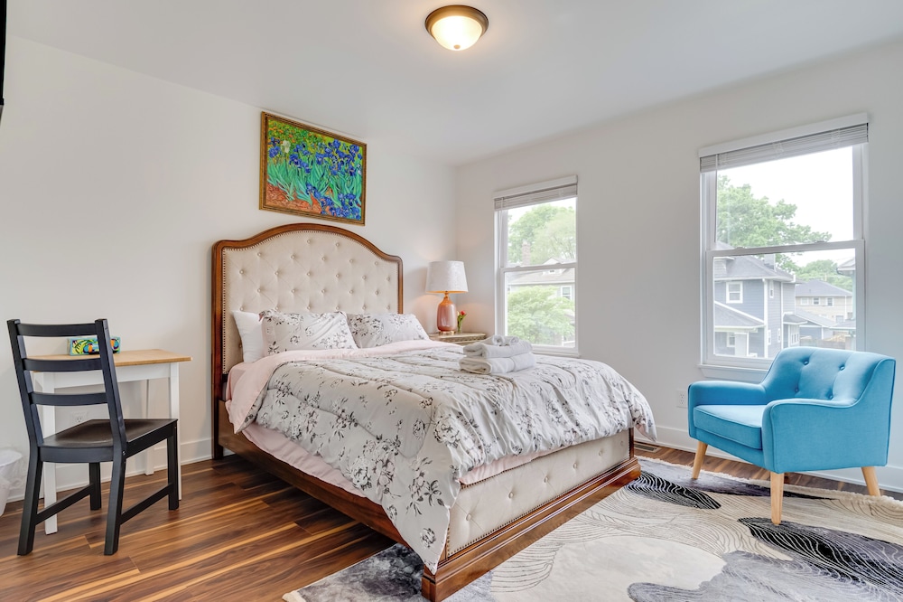 Walk to Parks: Dog-friendly Gem in Indianapolis!