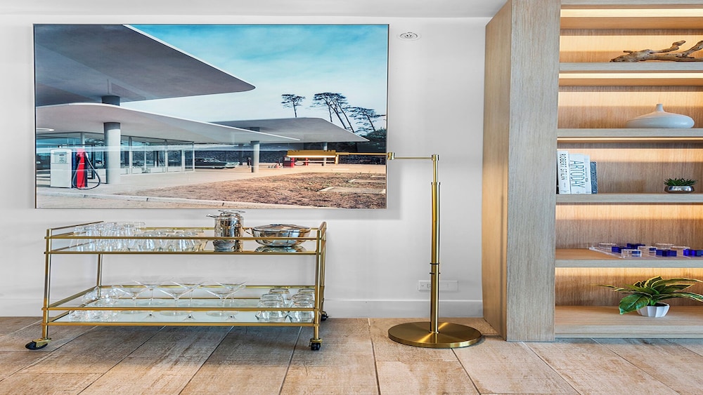 1 Hotel & Homes Private Luxury Suites