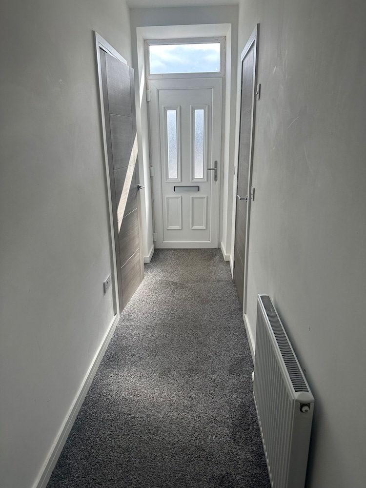 Central 3-bed Seaside Apartment - Sleeps 5