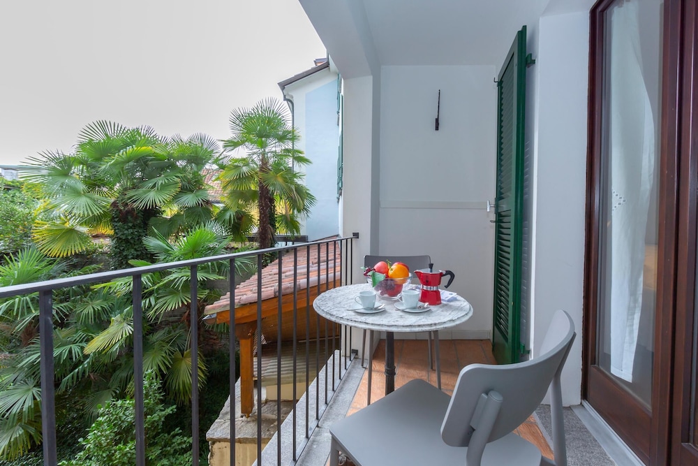 Balcony & Terrace