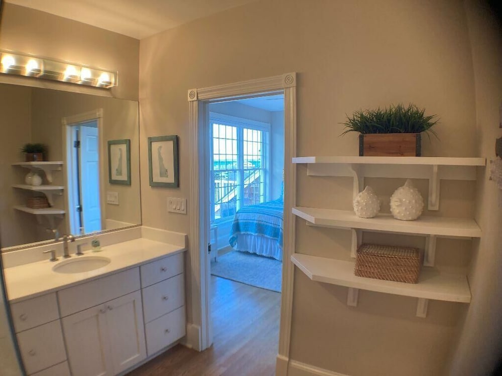 Hall Avenue 33
