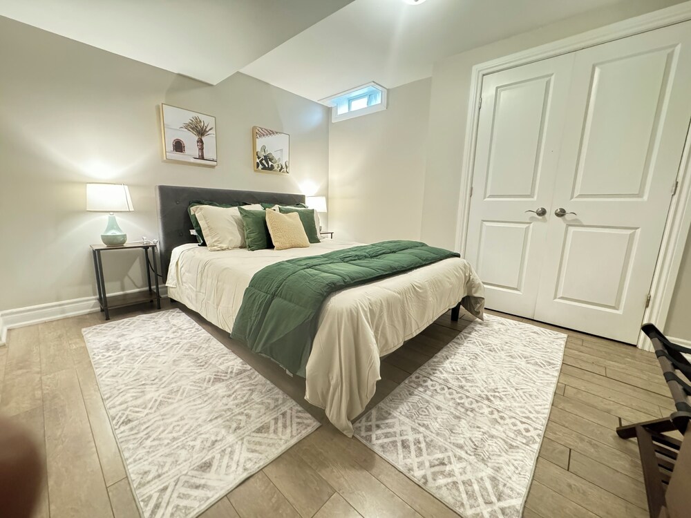 Mississauga Manor - Meadowvale