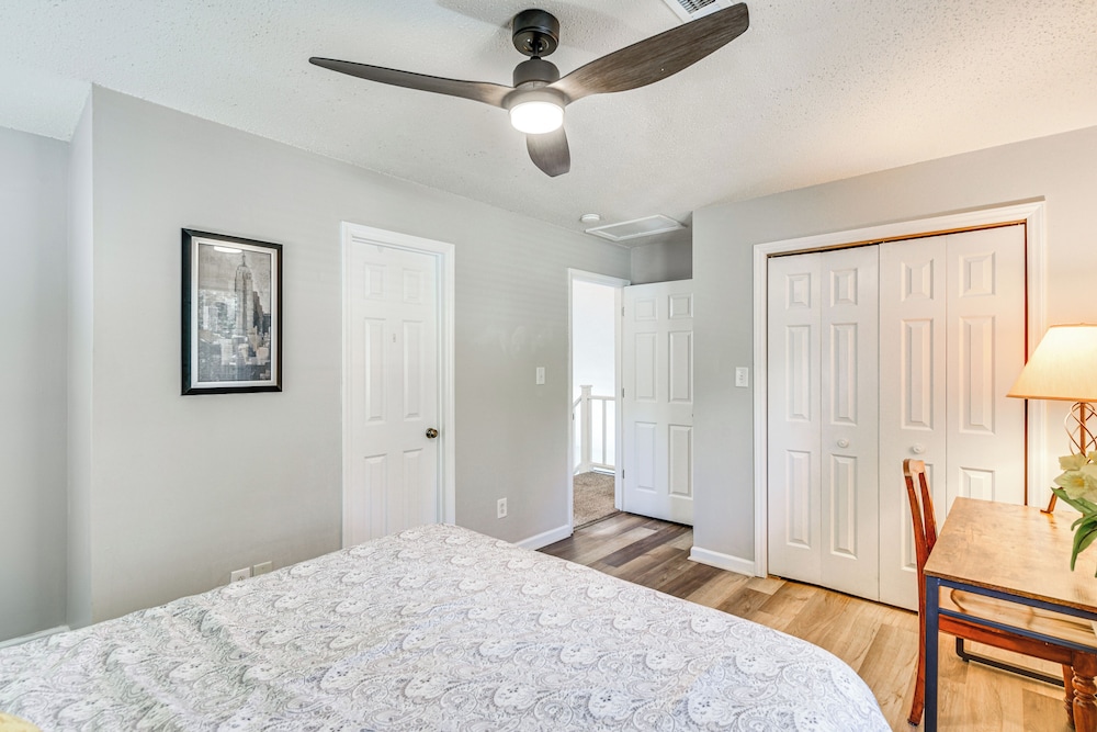 Pet-friendly Charlotte Home w/ Deck Near Uptown! view 4