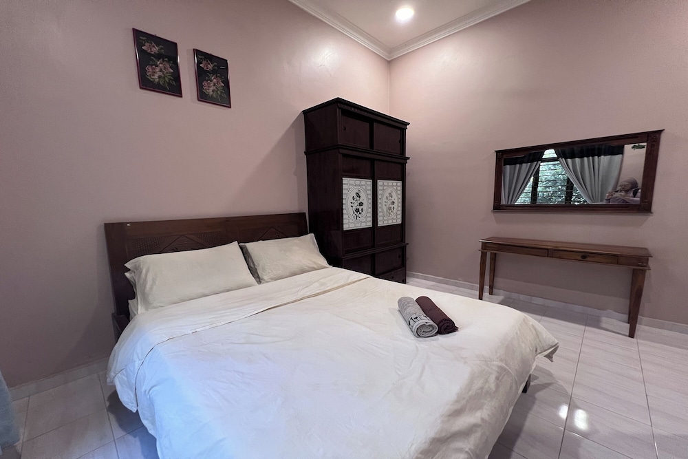 Nurbayu Villa (3 and 4 bedroom Villa) Kemaman