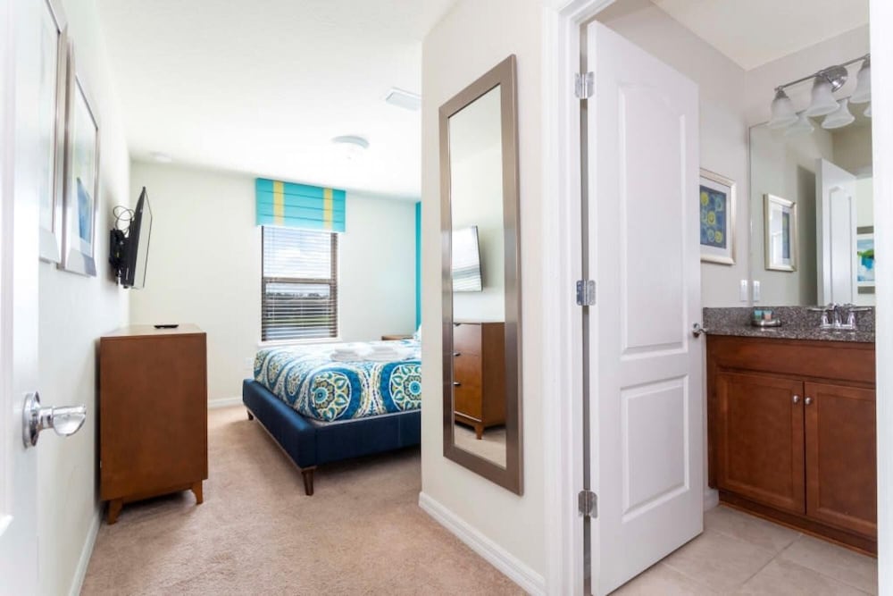 Amazing 5BR Private Pool Lakeview Near Disney