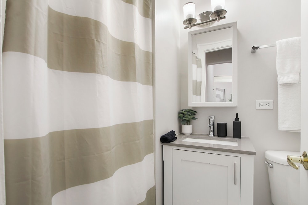 1BR Cozy Apt - Harper 404