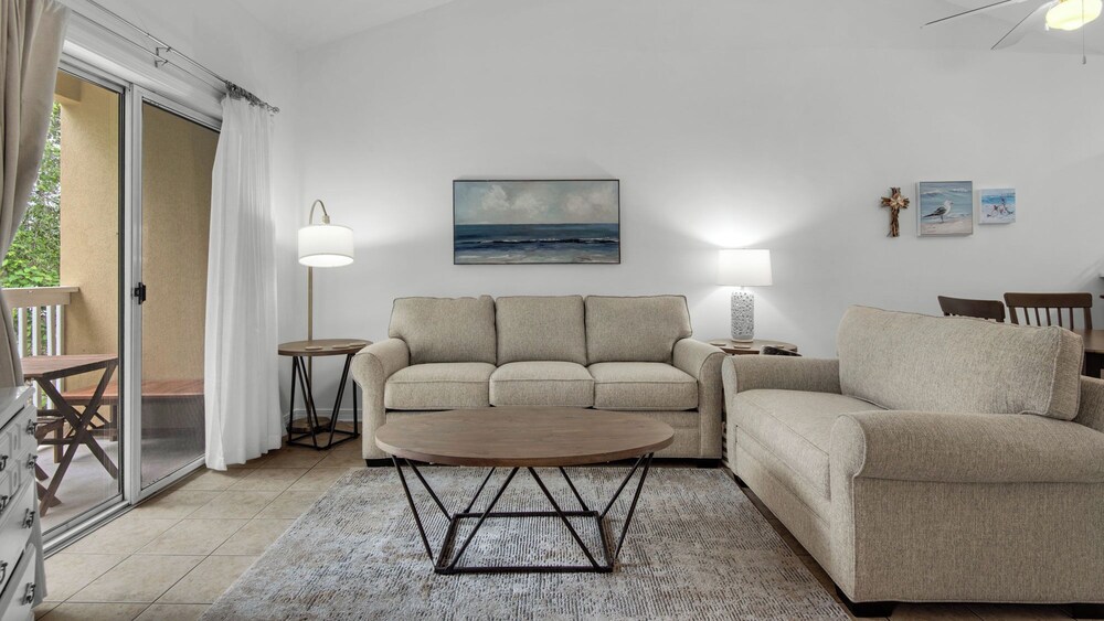 Seagrove 2BR Near Lake & Beach + Free Tickets: Bikes, Dolphin Cruise & More!