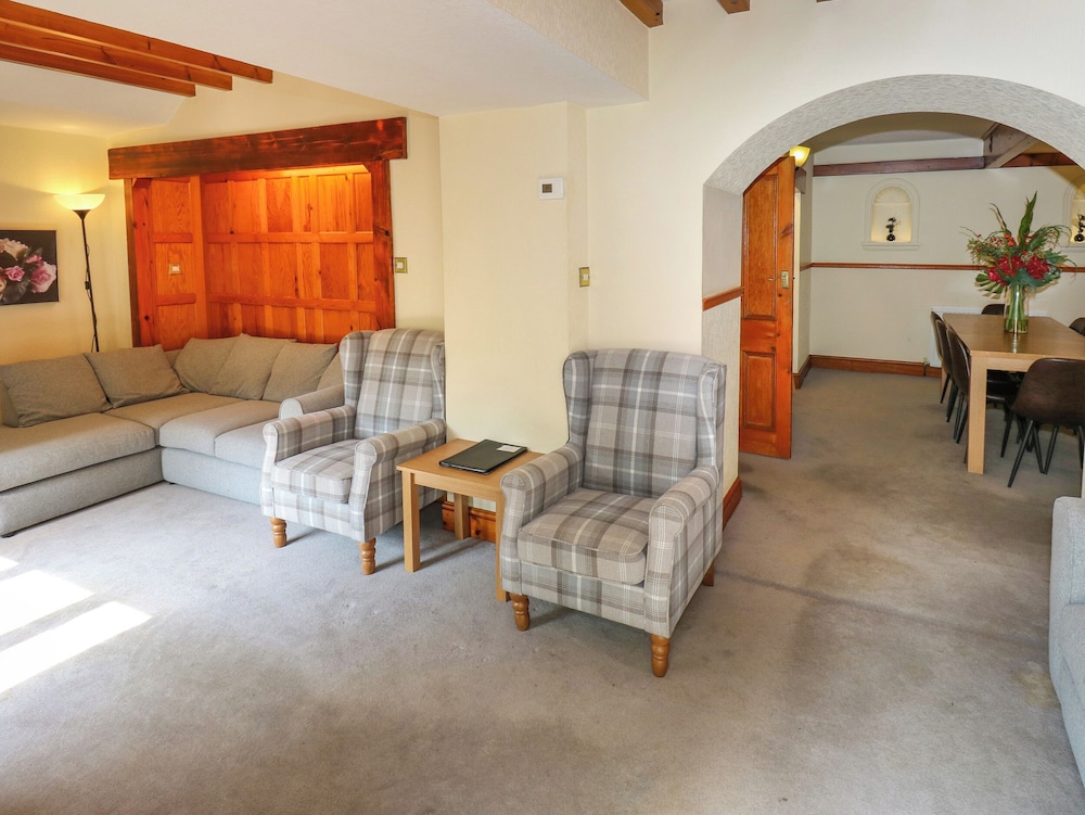 Highwood Lodge
