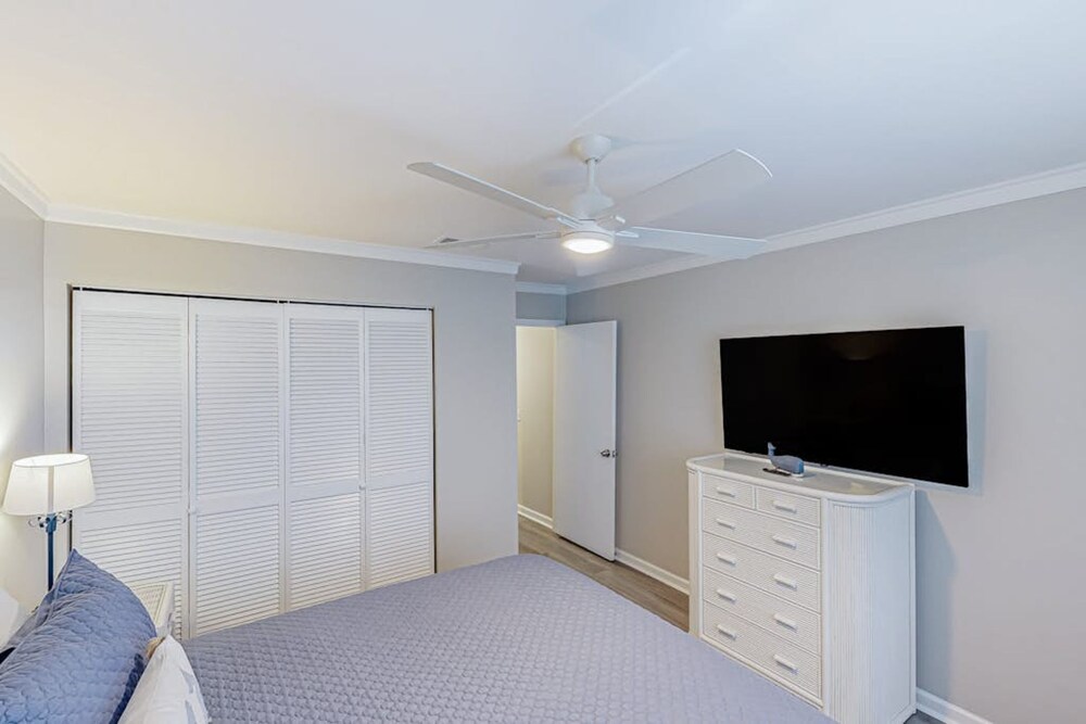 Mariner Lakes Condos