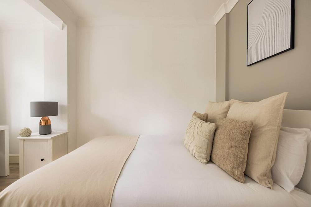 Cosy Double Room in Acton
