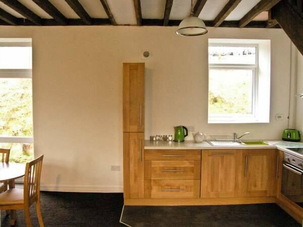 Hendre Aled Cottage 3 view 4