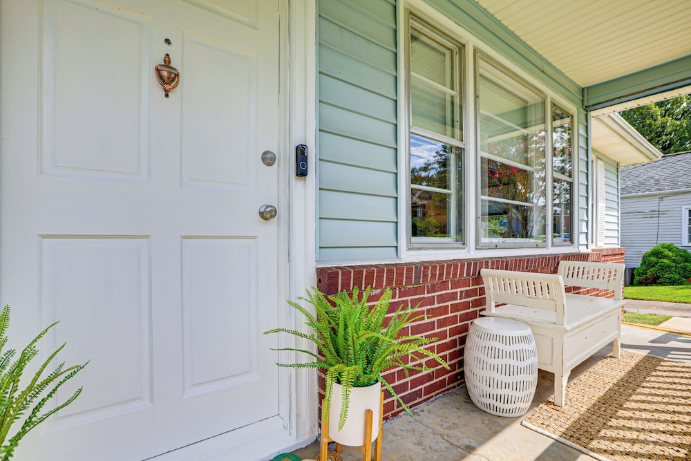 Families Welcome, Fenced Yard: Inviting Greer Home