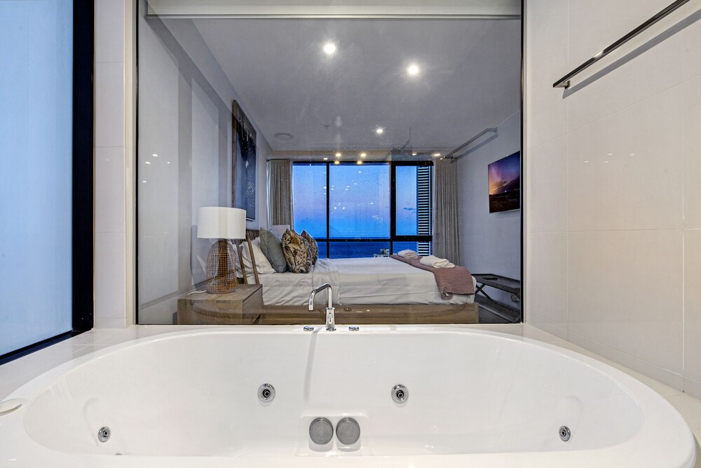 Ocean 2Bed 2Bath plus Study - Wow Stay