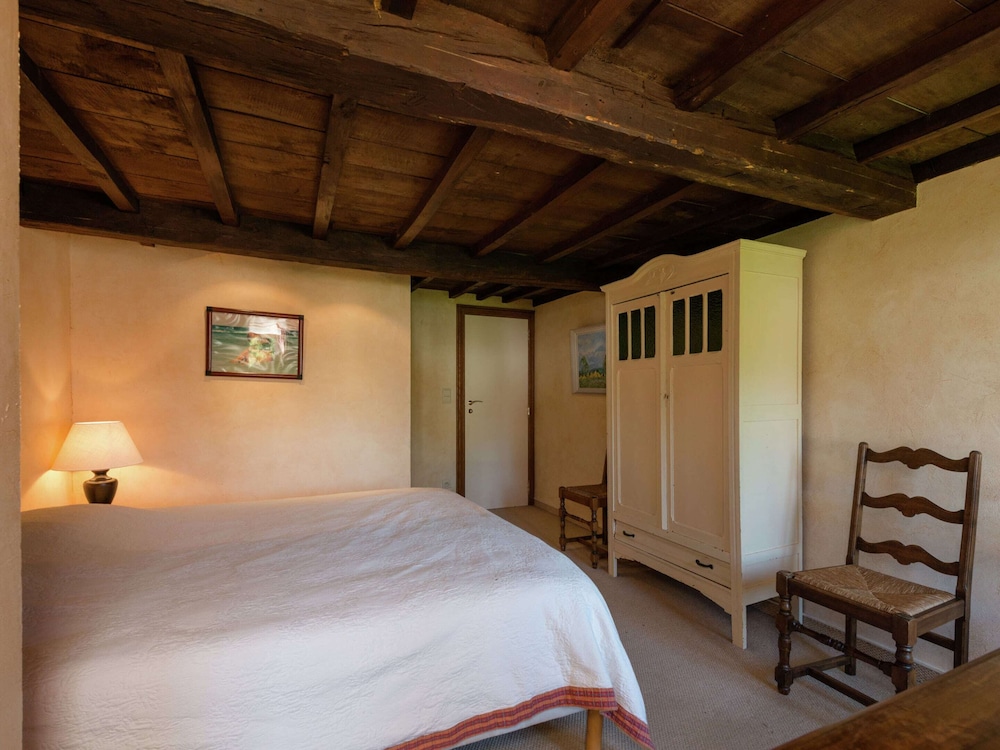 Cozy Holiday House near La Roche view 4
