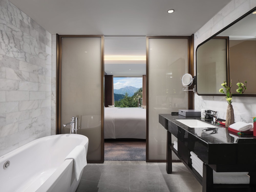 InterContinental Resort Jiuzhai Paradise by IHG 32