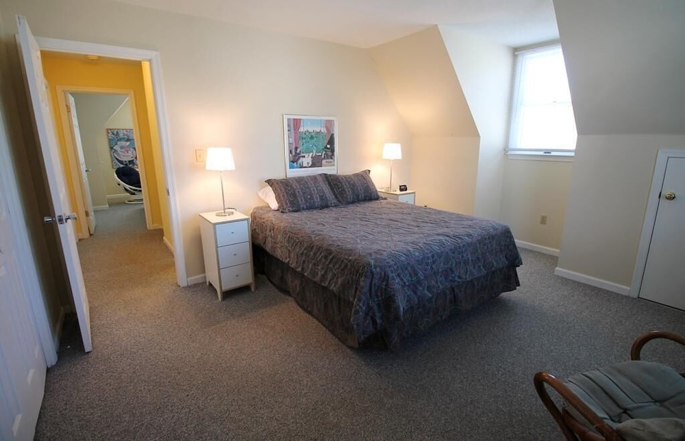 King Charles Avenue 408 #1