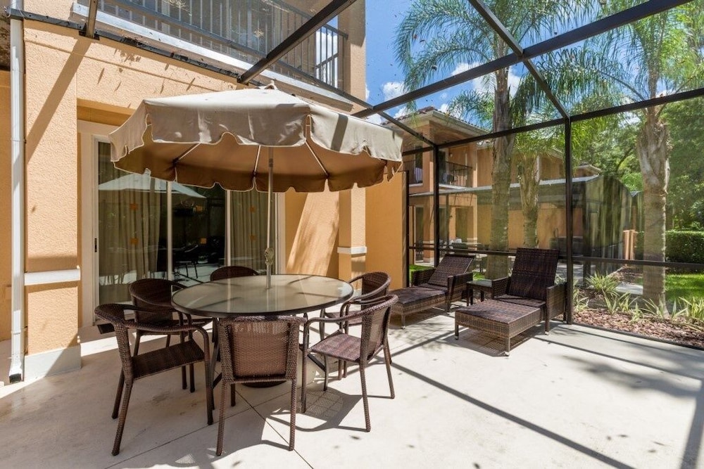 Regal Oaks Townhome: Pool, Hot Tub & Near Disney 3 Bedroom Townhouse