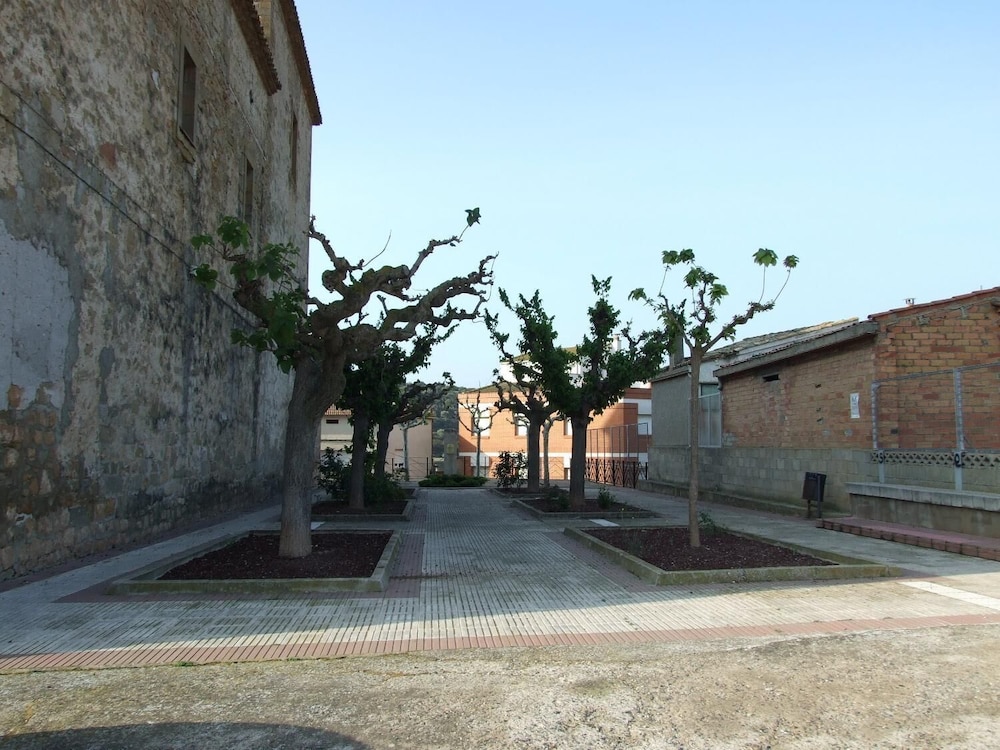 Cal Benet del Manigues view 3