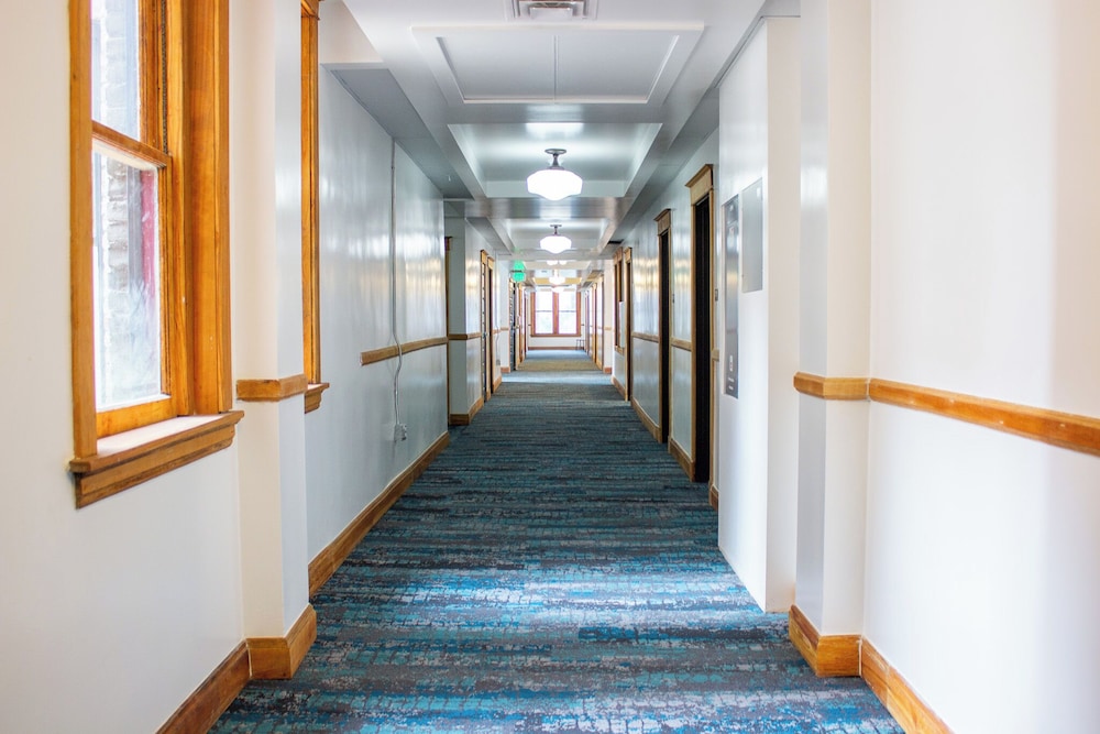 11th Avenue Hostel