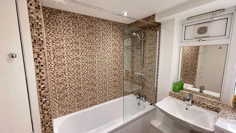 Melville Road Apartment - Birmingham City Centre view 2