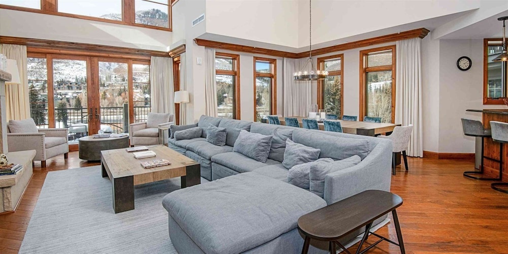 Spectacular 4 Bedroom Ritz-carlton Penthouse Residence in Vail, Colorado