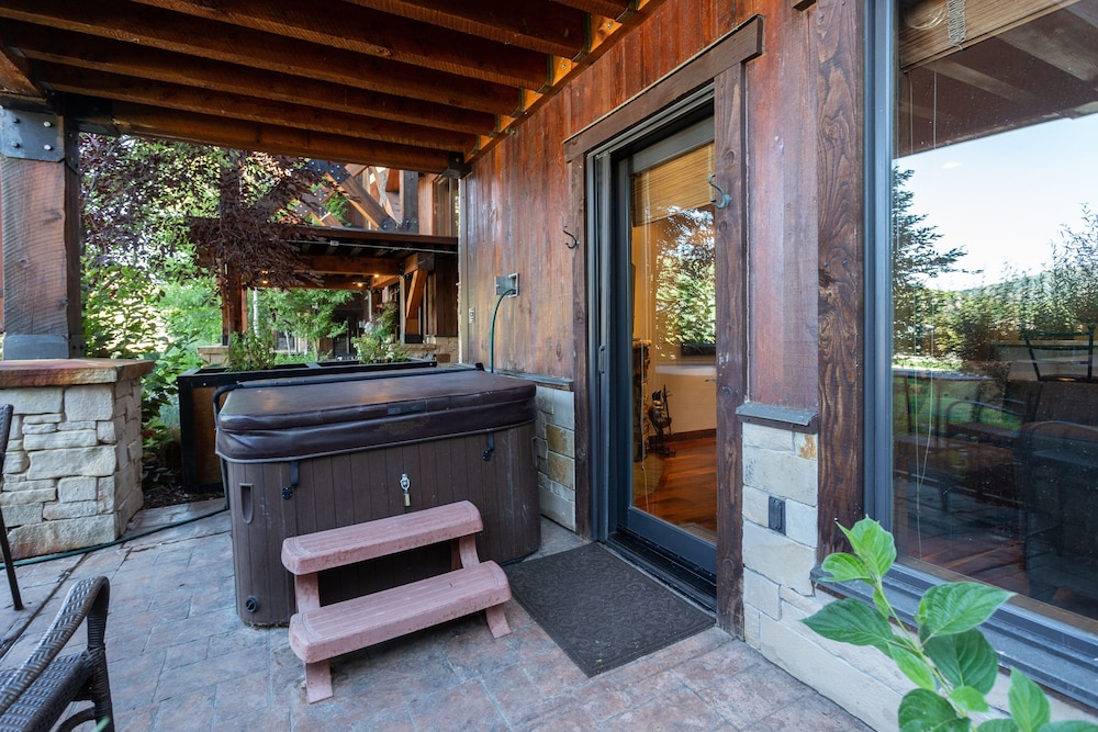 1 Bedroom Condo with Spa - Silver Baron Lodge 1 Condo