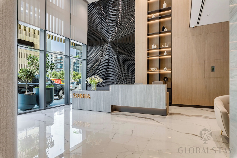 GLOBALSTAY. The Crest Tower C Apartments