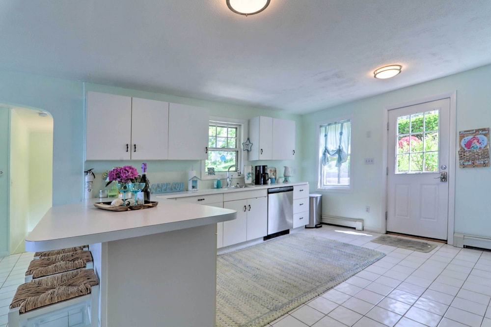 Bayfront Wareham Retreat w/ Private Beach!