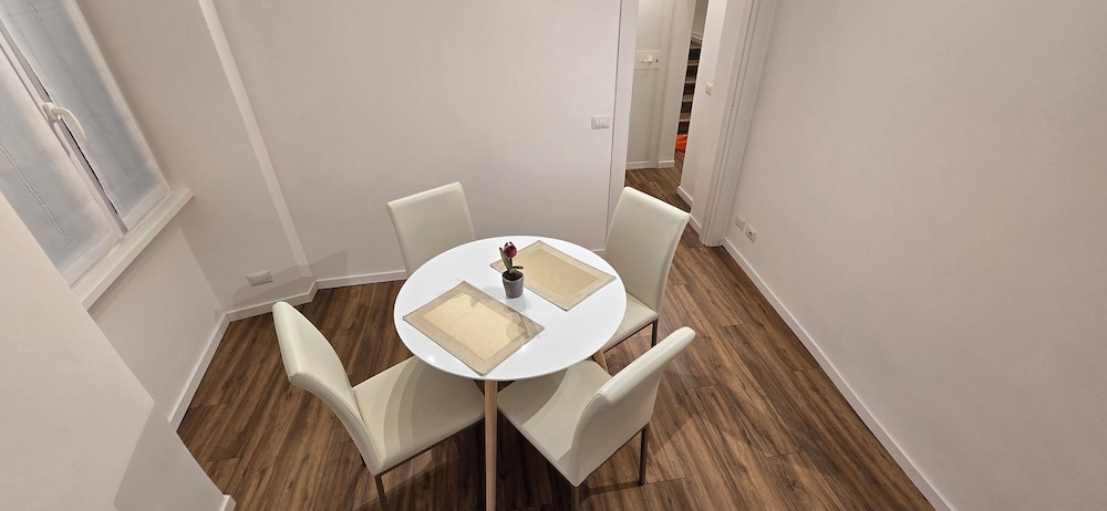 Rooms And Comfort Apartment