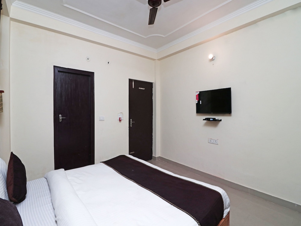 OYO 15919 UK Retreat