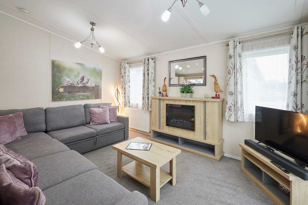 Host Stay Bluebell Lodge