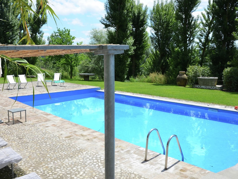 Villa in Rome With Pool & Stunning Views photo 3