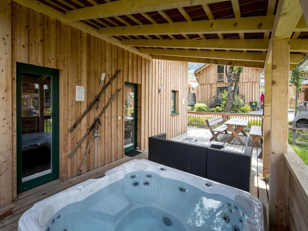 Majestic Chalet With Sauna